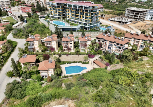 Arzum Sitesi-пентхаус на продажу с видом на бассейн в Кестел